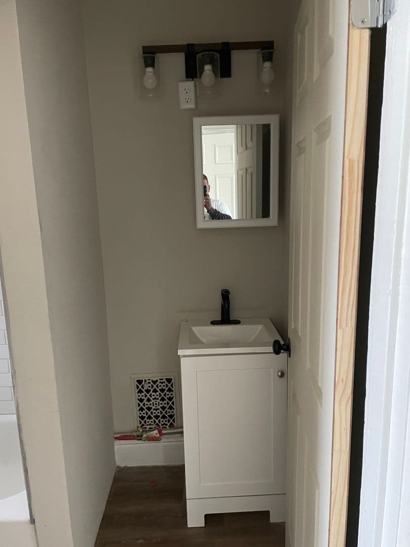 Rochester Apartment: 58-60 Woodlawn St