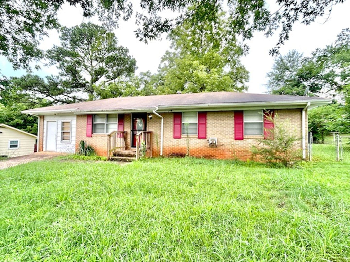 Huntsville House: 3305 E. Tucker Drive NW