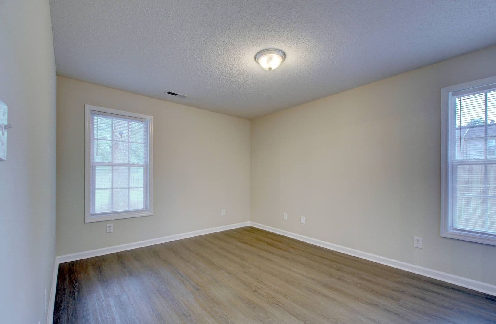 Madison Apartment: 126 Railroad Ridge Road
