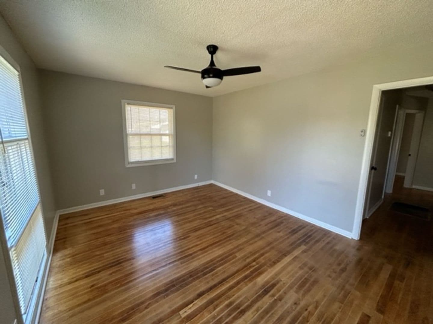 Huntsville House: 613 Royal Oak Dr NW