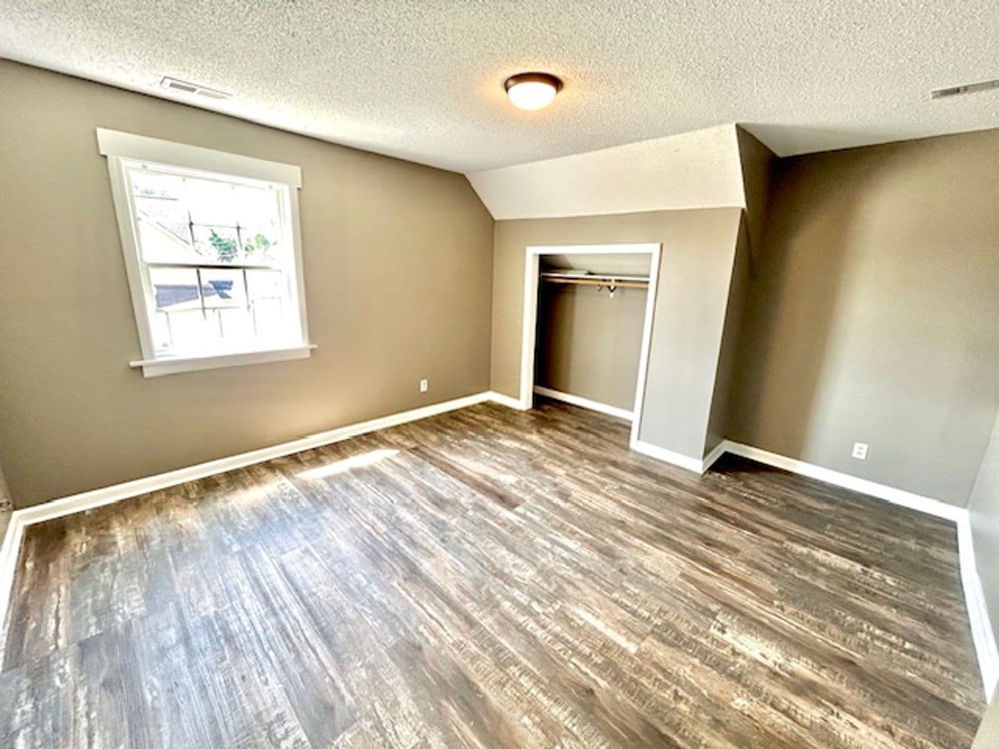 Huntsville House: 3514 Triana Blvd