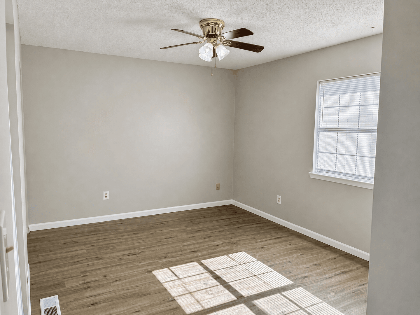 Madison House: 316 Autumn Lane