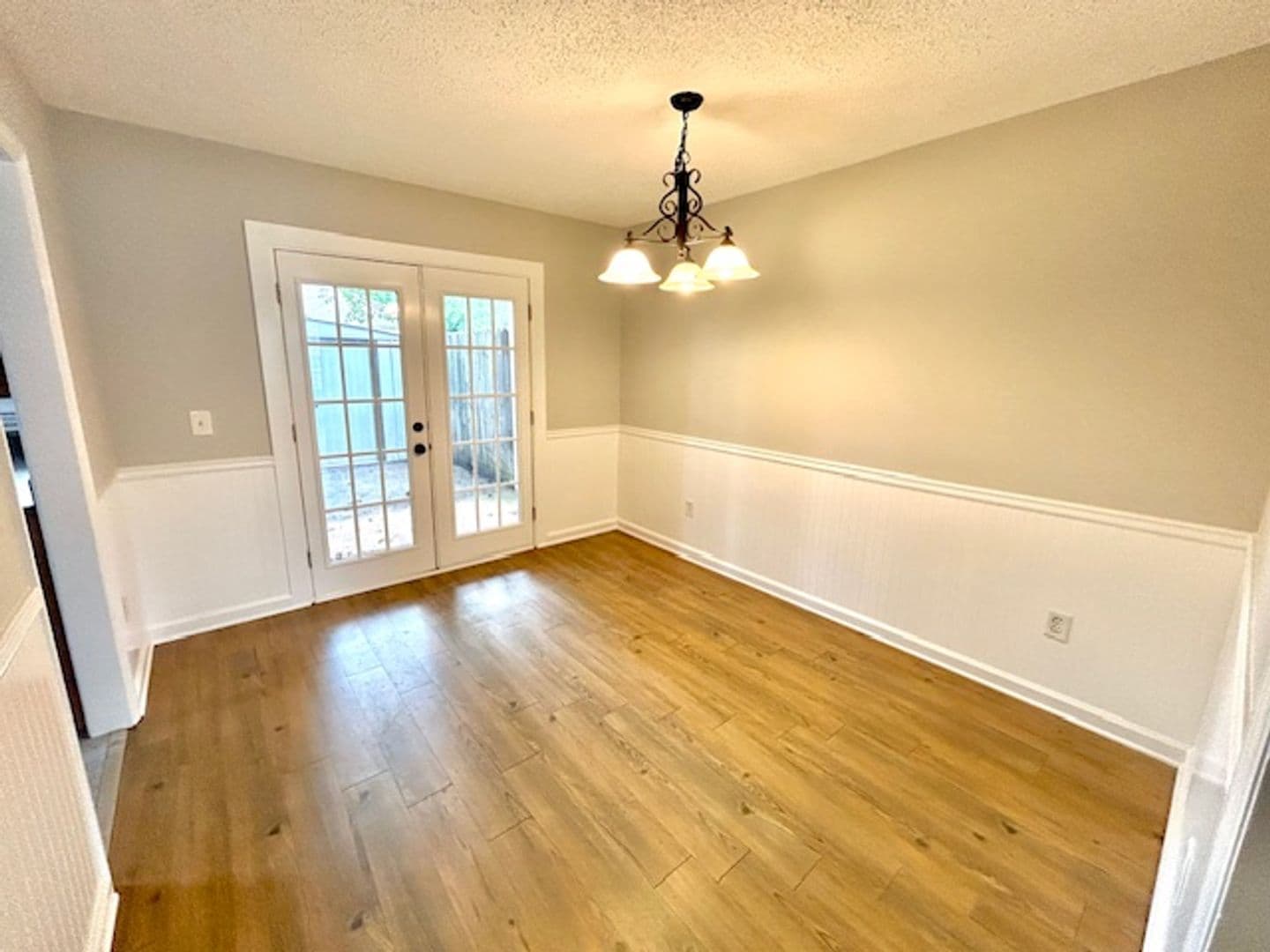 Madison House: 119 Crescent Cir