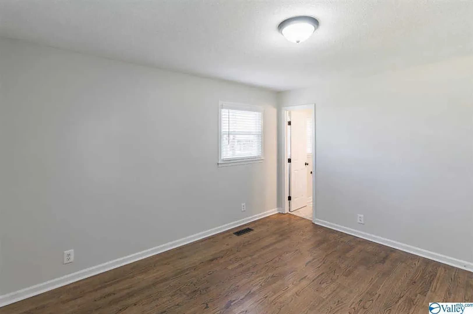 Huntsville House: 2904 6th Ave SW