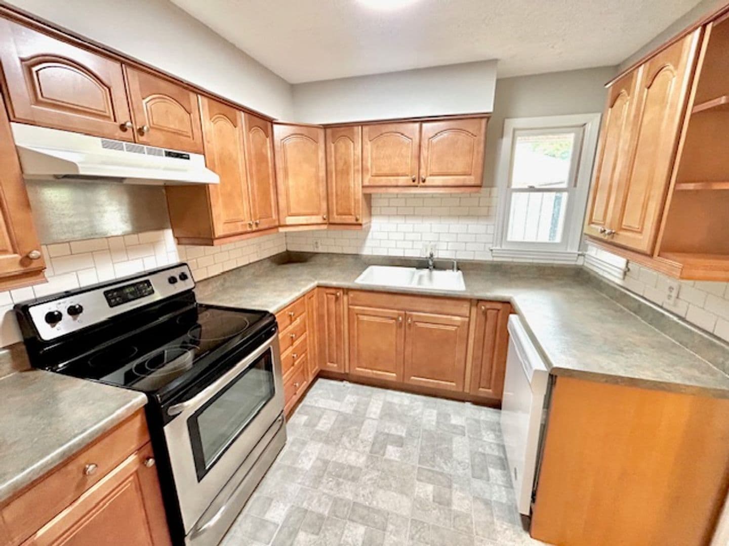 Madison House: 119 Crescent Cir