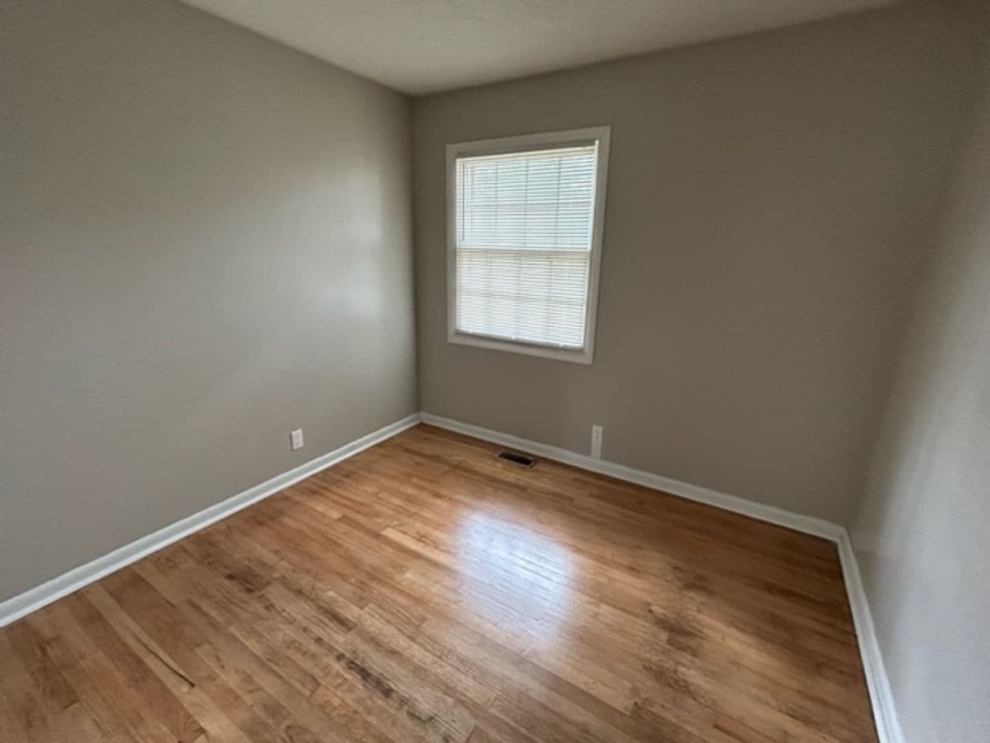 Huntsville House: 613 Royal Oak Dr NW