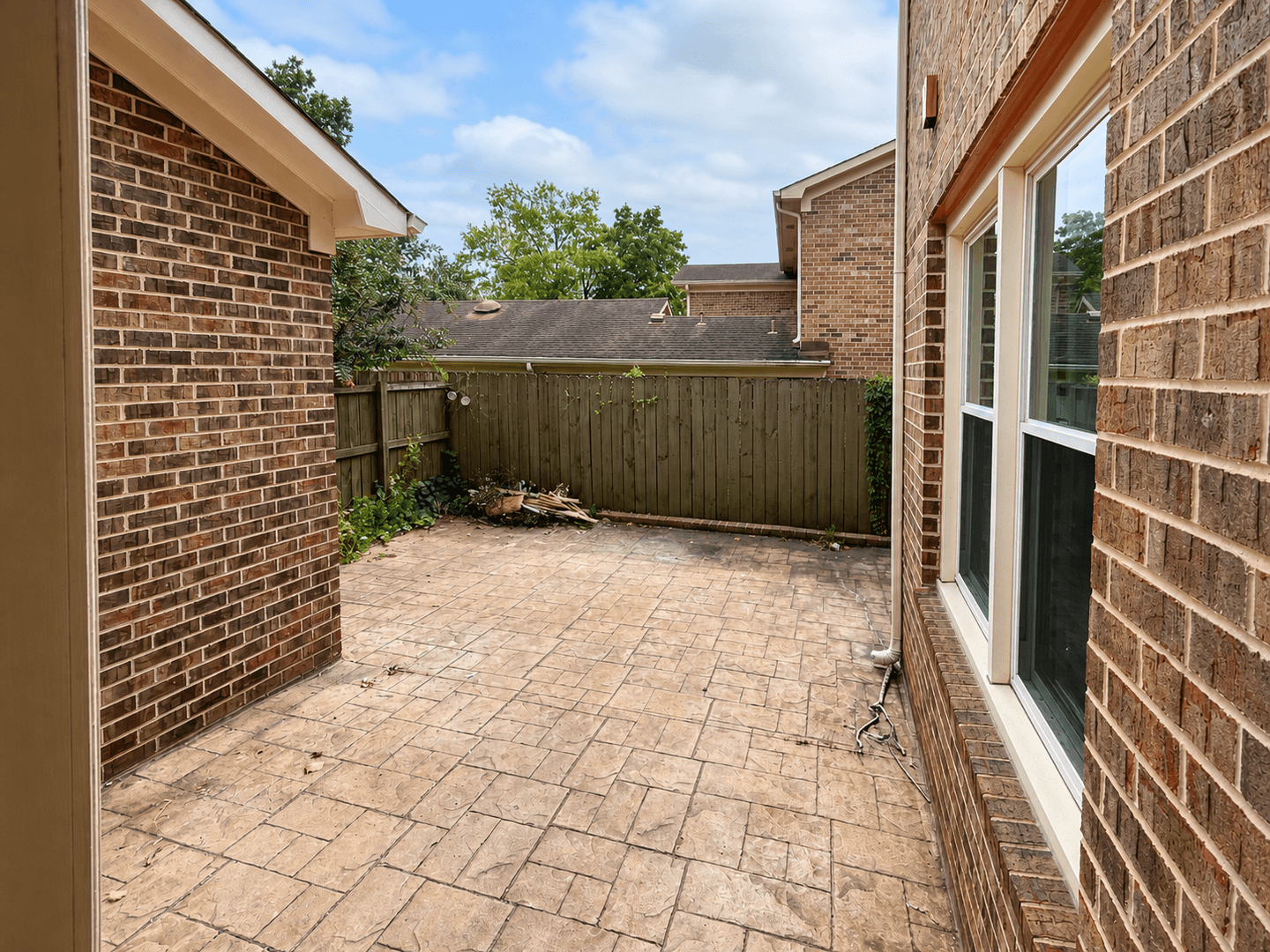Madison House: 245 West Lake Circle