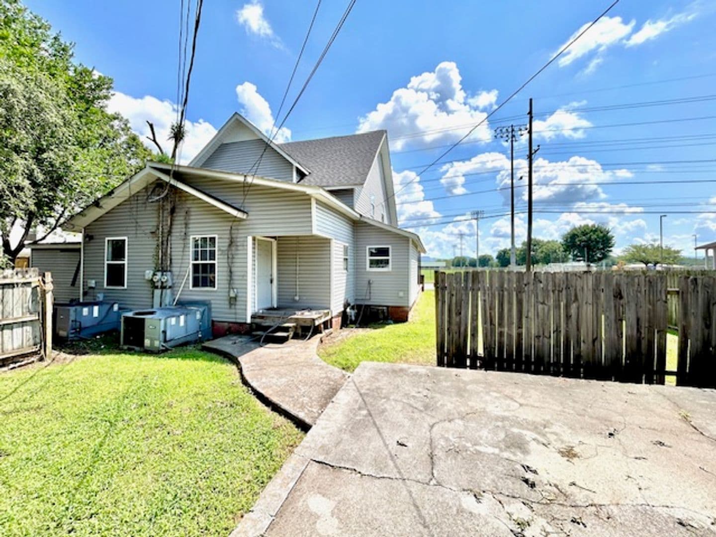 Huntsville House: 3514 Triana Blvd
