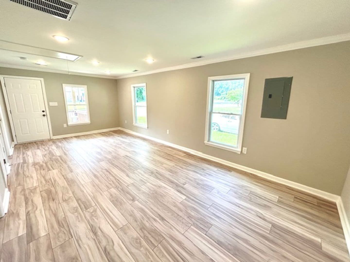 Huntsville House: 2911 Meridian St N