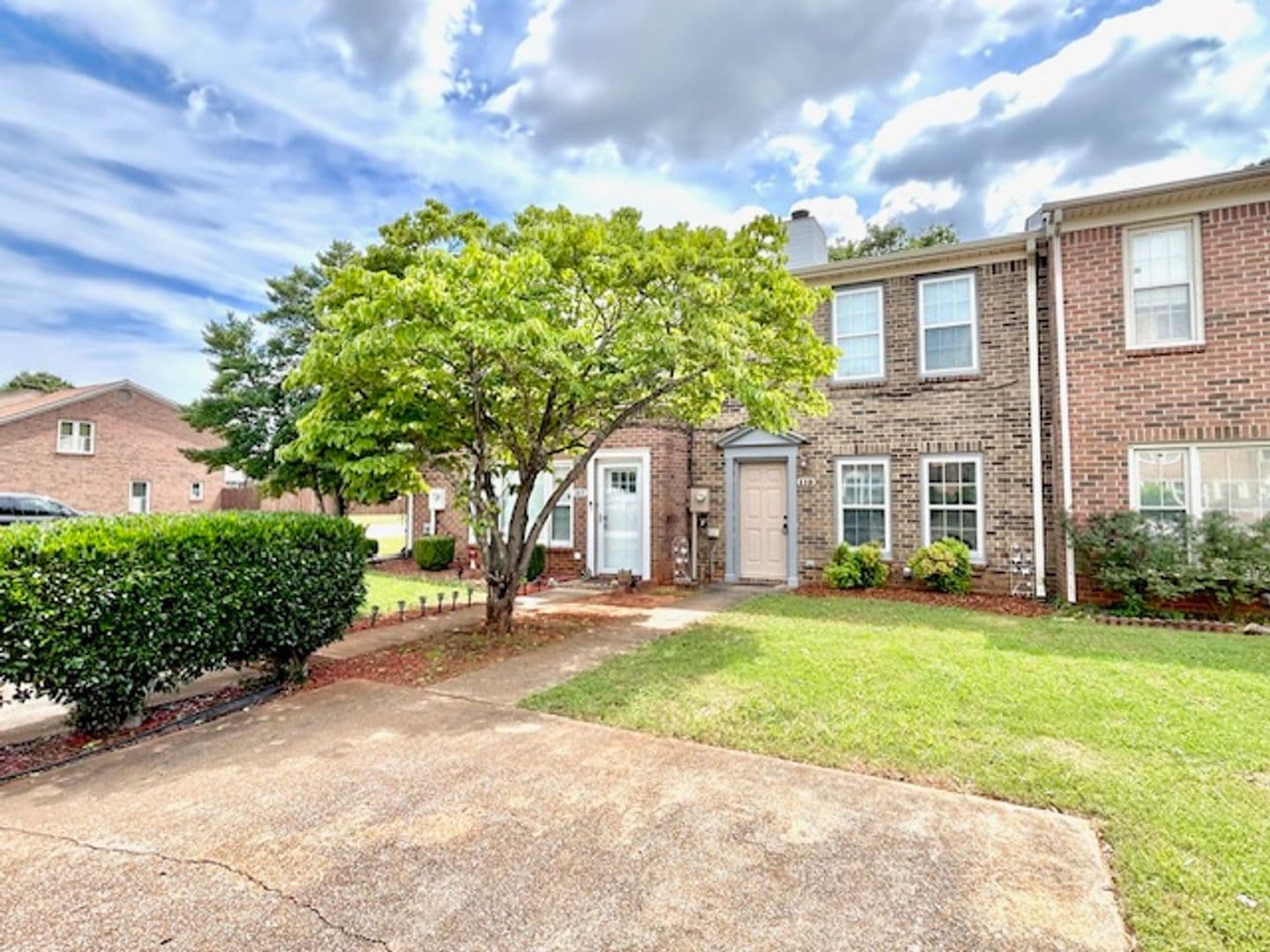 Madison House: 119 Crescent Cir