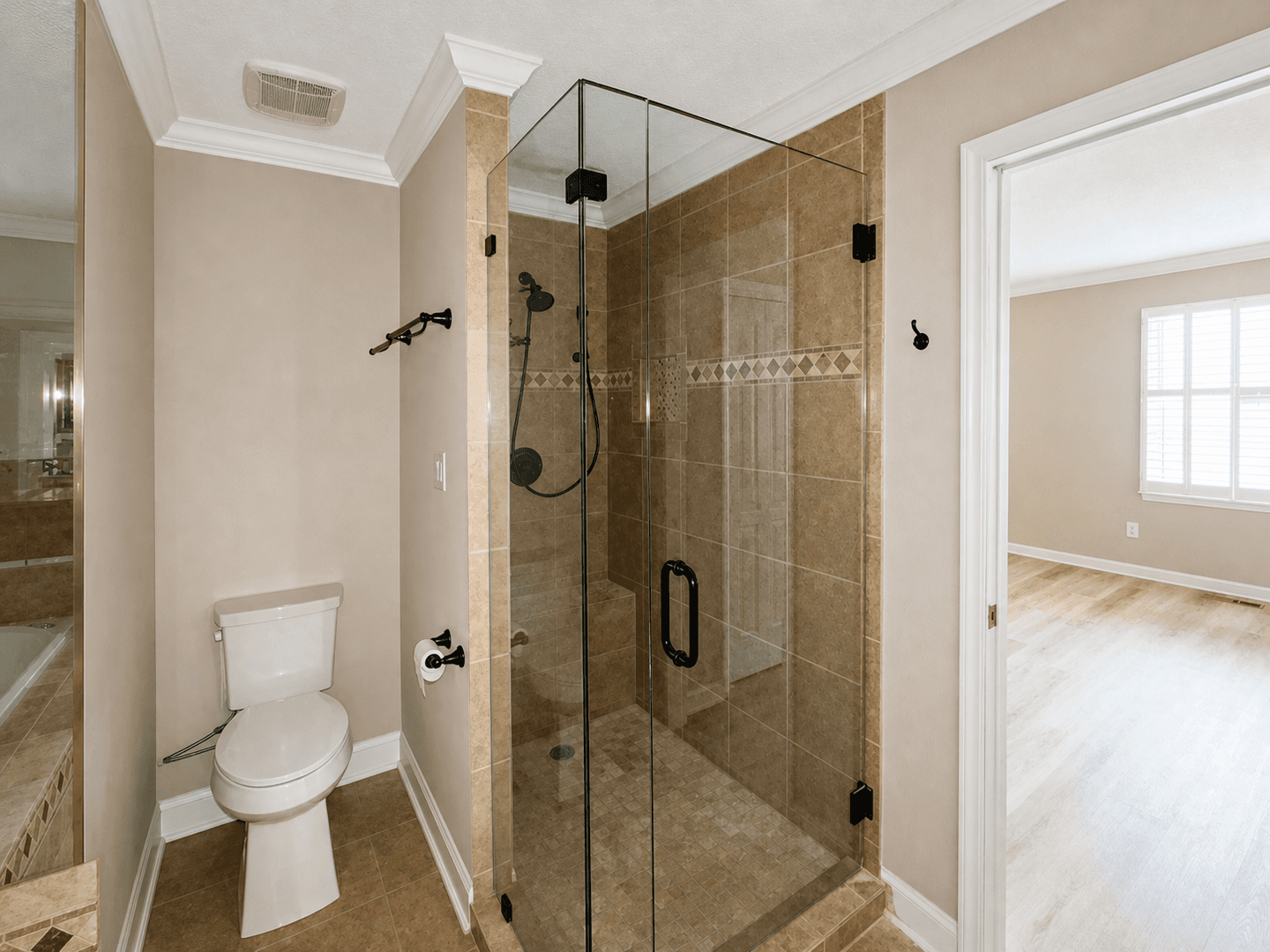 Madison House: 245 West Lake Circle