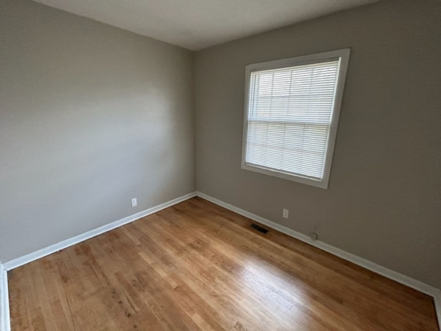 Huntsville House: 613 Royal Oak Dr NW