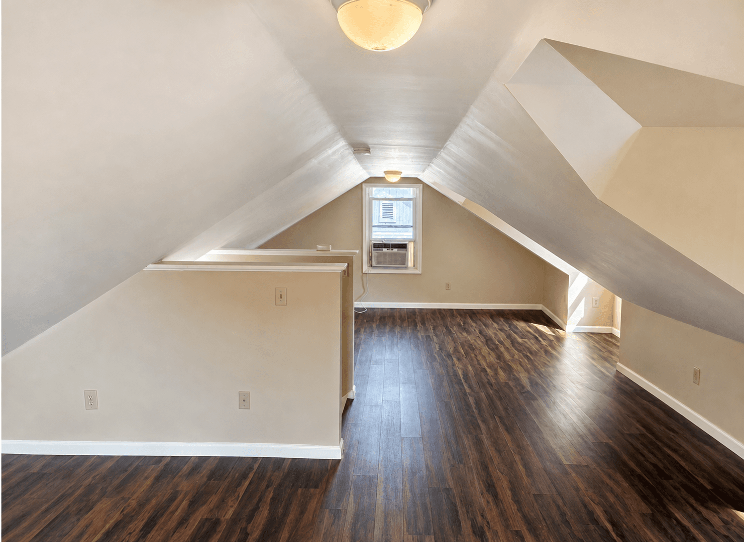Huntsville House: 801 Stevens Ave NE
