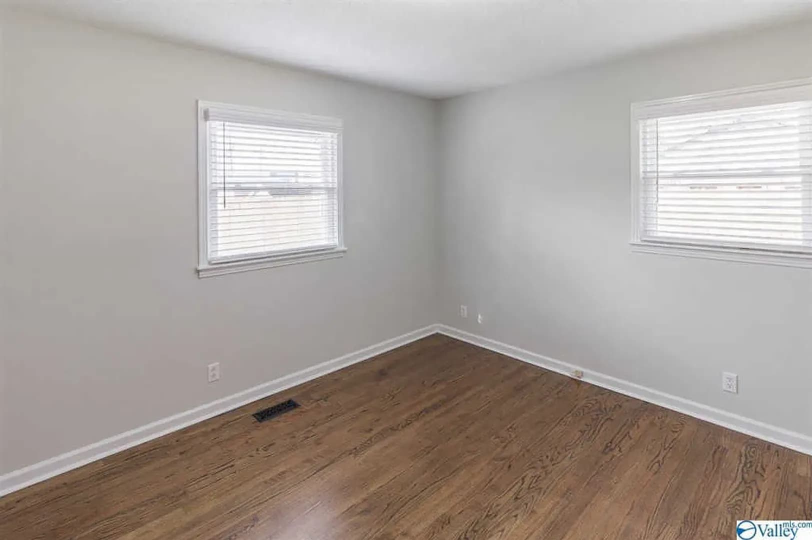 Huntsville House: 2904 6th Ave SW