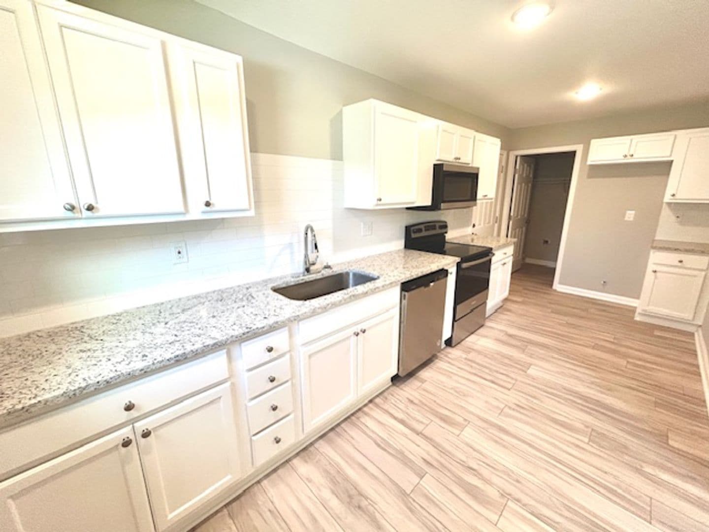 Huntsville House: 2911 Meridian St N