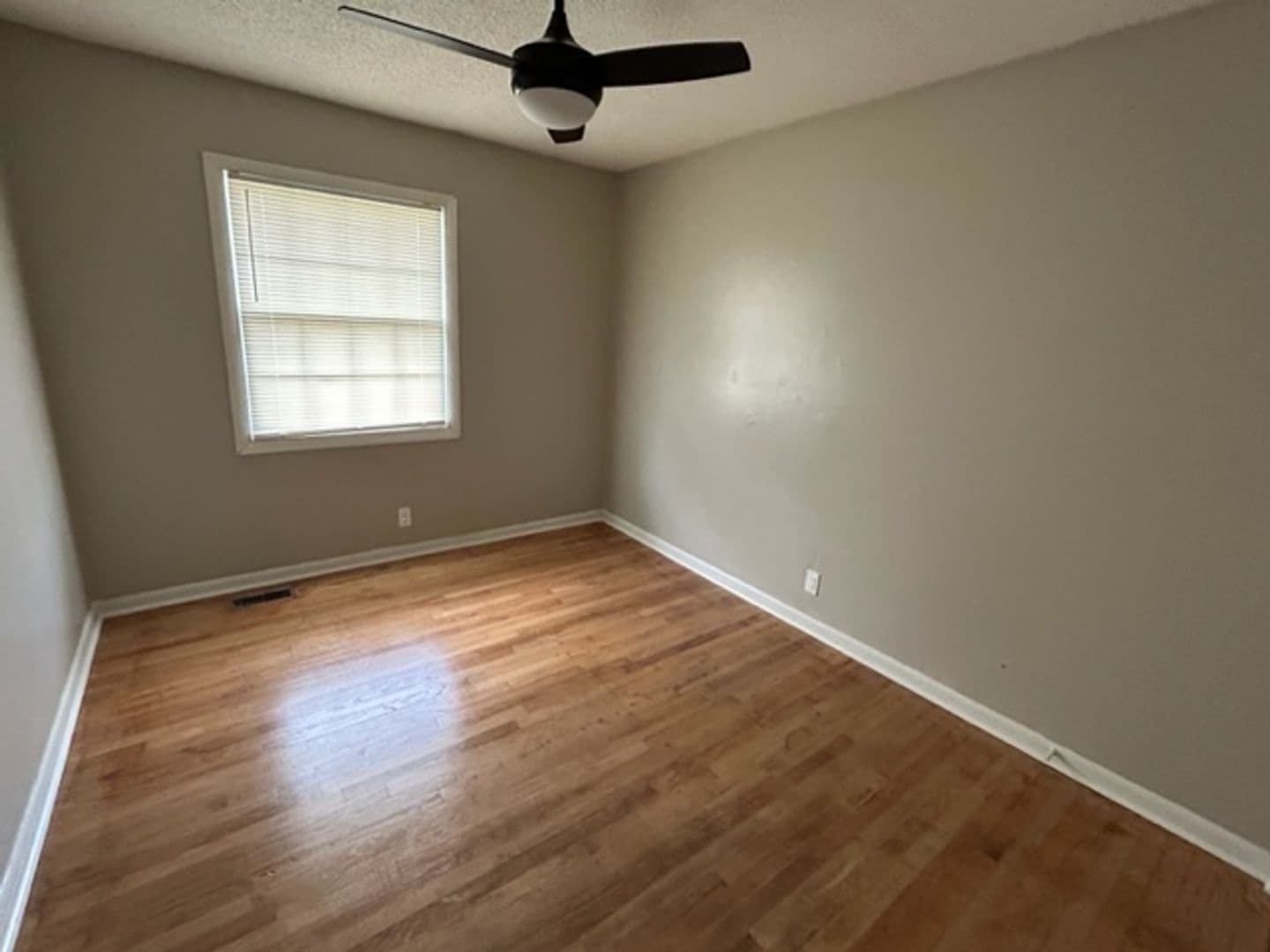 Huntsville House: 613 Royal Oak Dr NW
