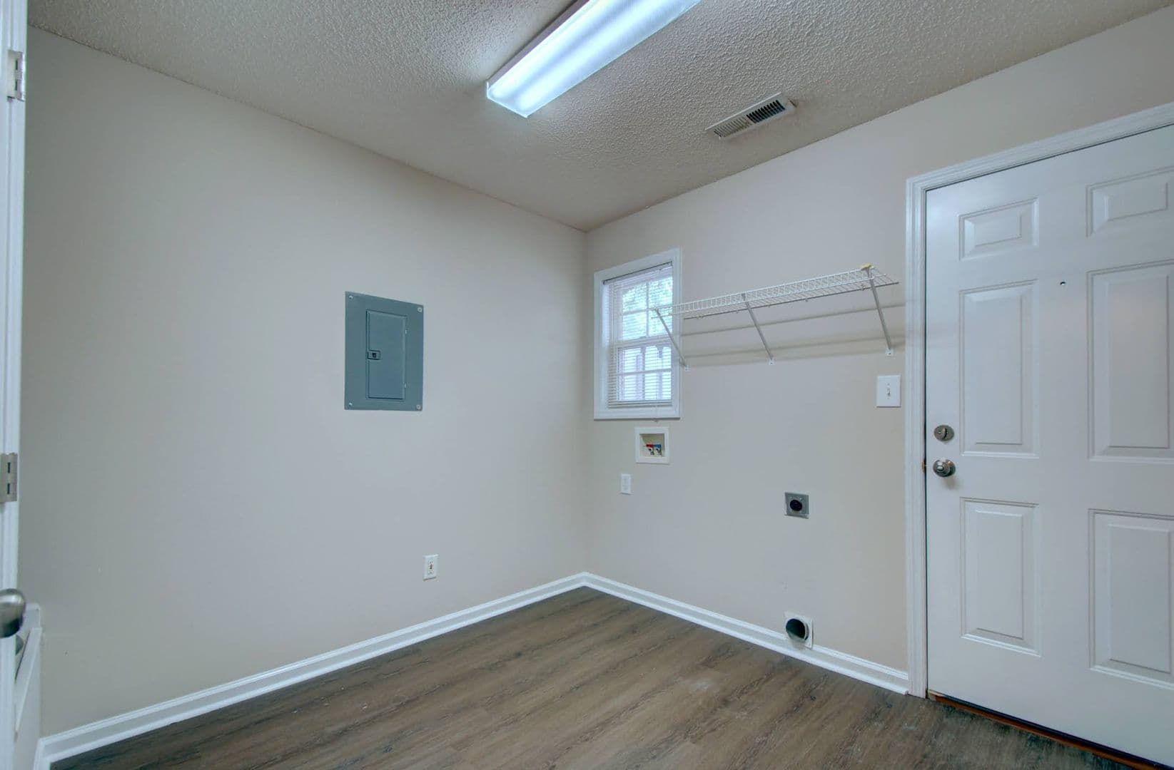 Madison Apartment: 126 Railroad Ridge Road