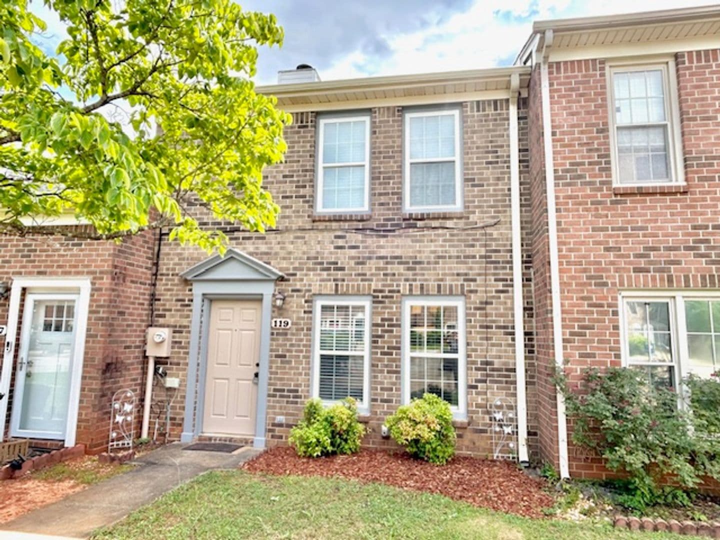 Madison House: 119 Crescent Cir