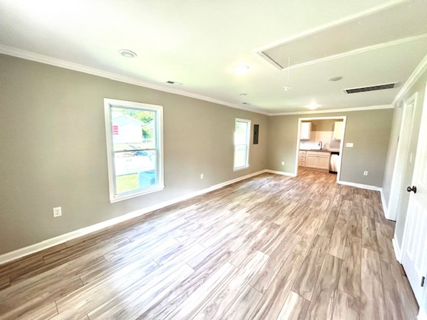 Huntsville House: 2911 Meridian St N
