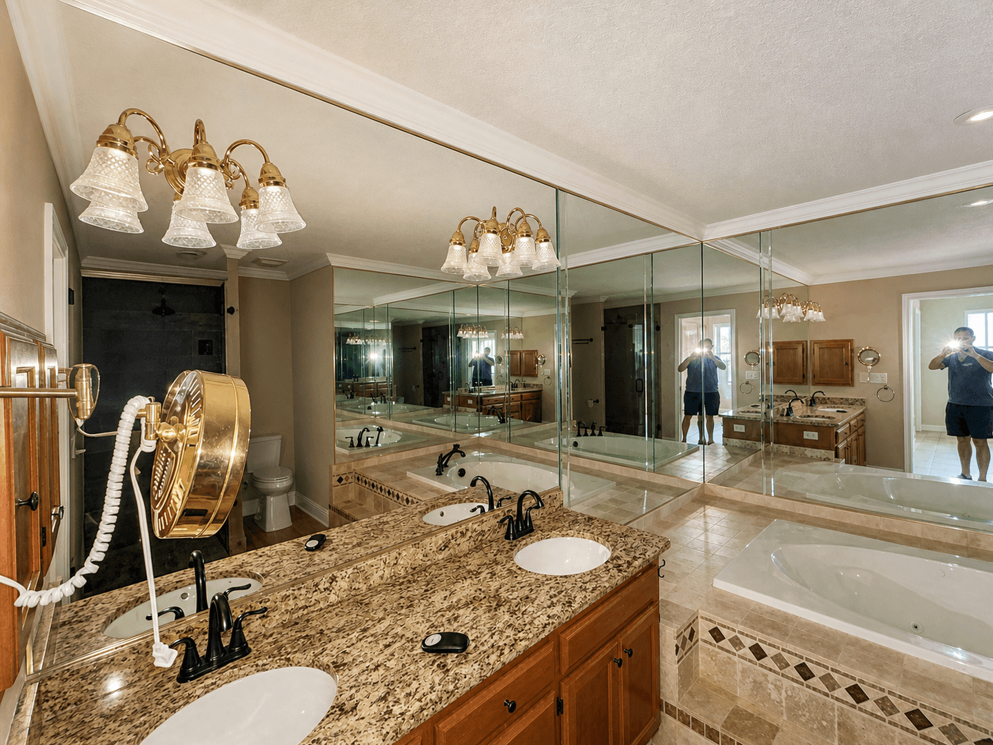 Madison House: 245 West Lake Circle