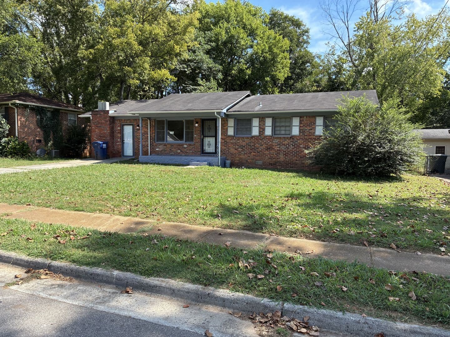 Huntsville House: 6100 Colfax Road