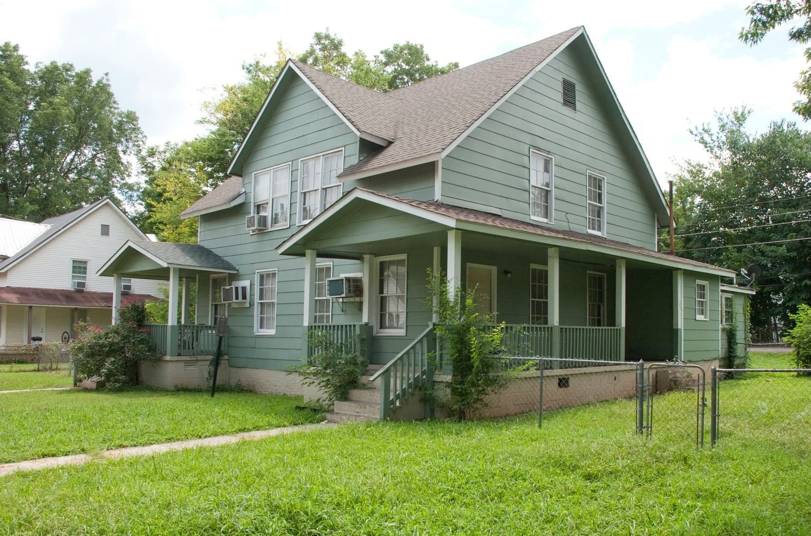 Huntsville House: 3308 Bradley St.