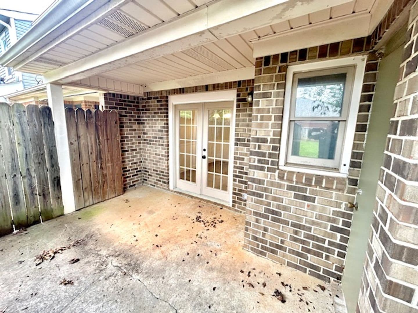 Madison House: 119 Crescent Cir