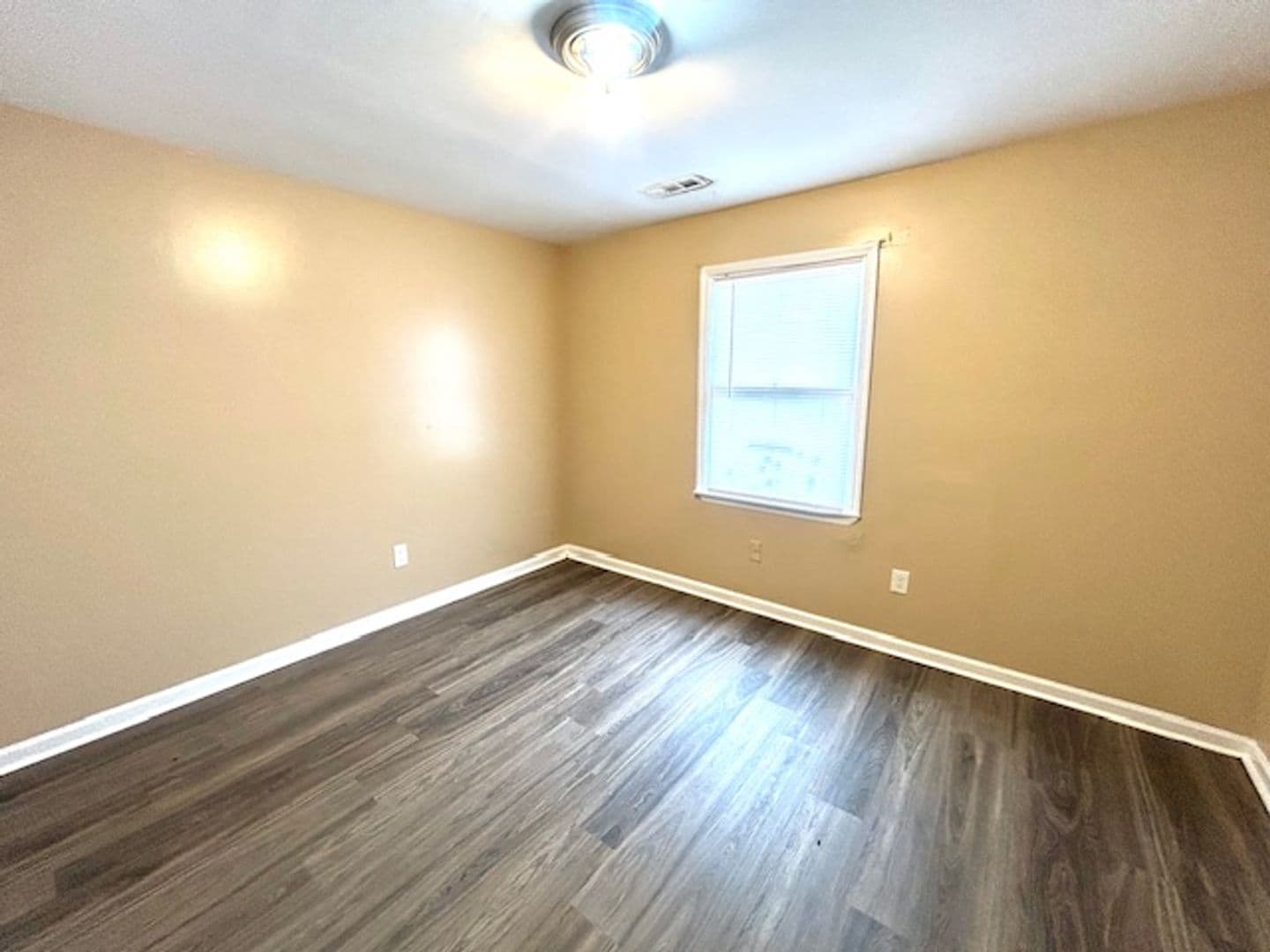 Huntsville Apartment: 1506 Medland Road