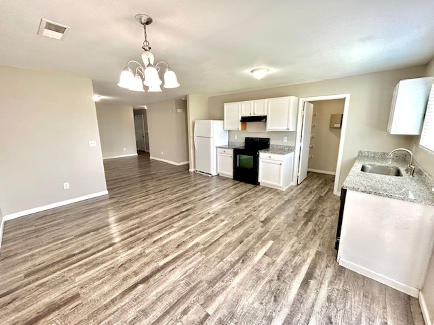 Huntsville House: 228 Dormont Dr. NE