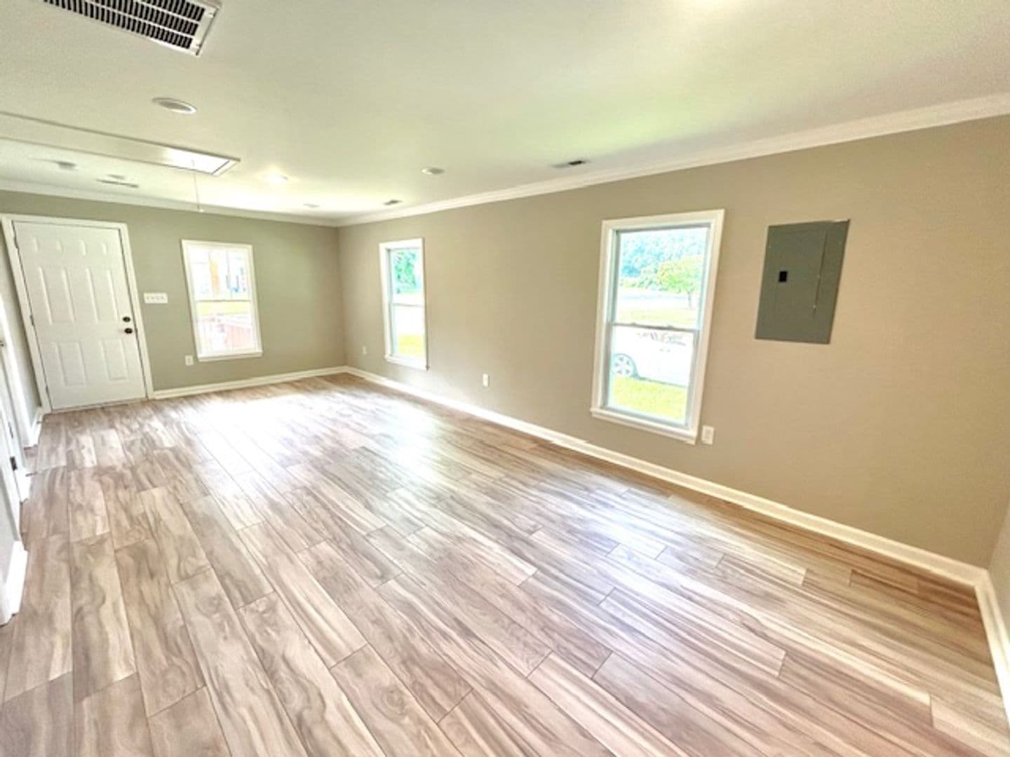 Huntsville House: 2911 Meridian St N