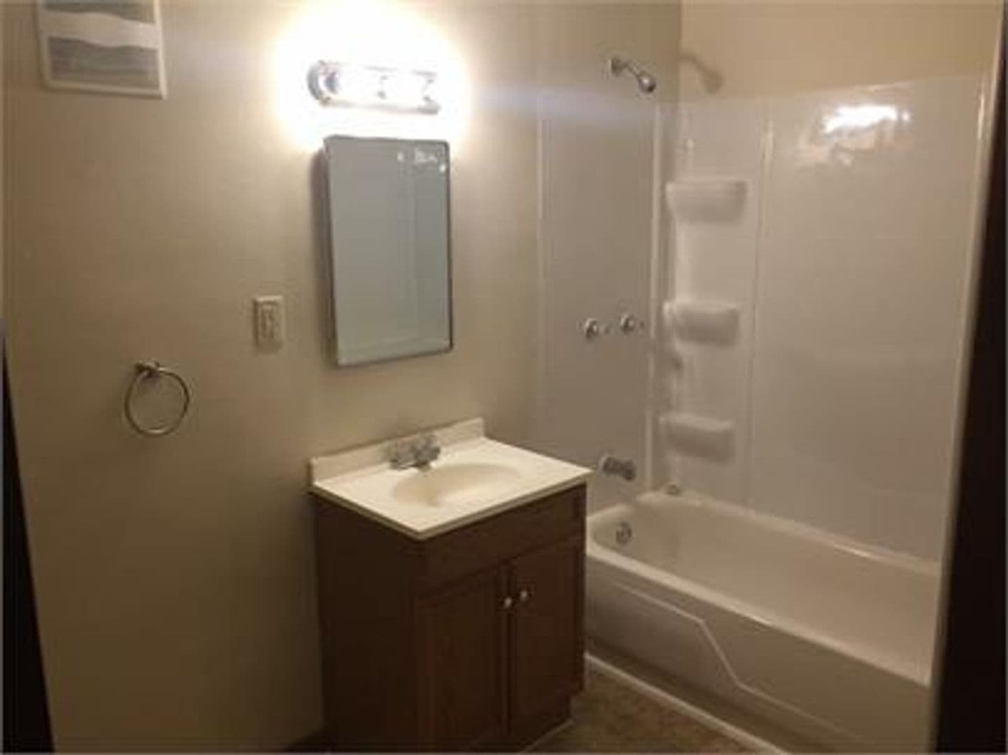 Menominee Apartment: 4035 10th St