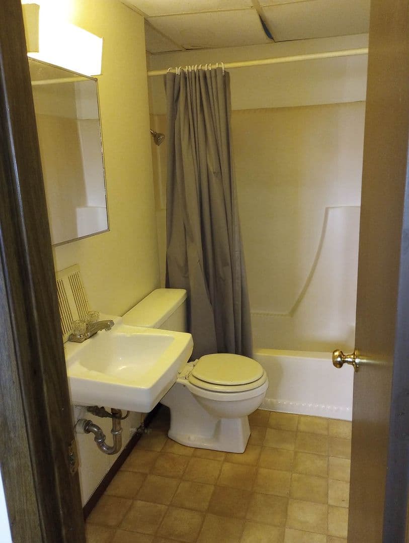 Menominee Apartment: 3625 10th St