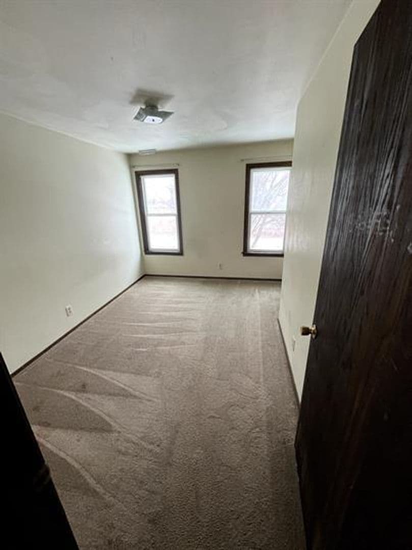 Marinette Apartment: 403 Water St