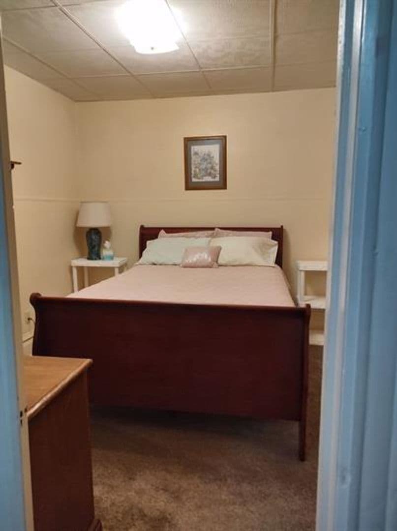 Marinette Apartment: 1007 Main St