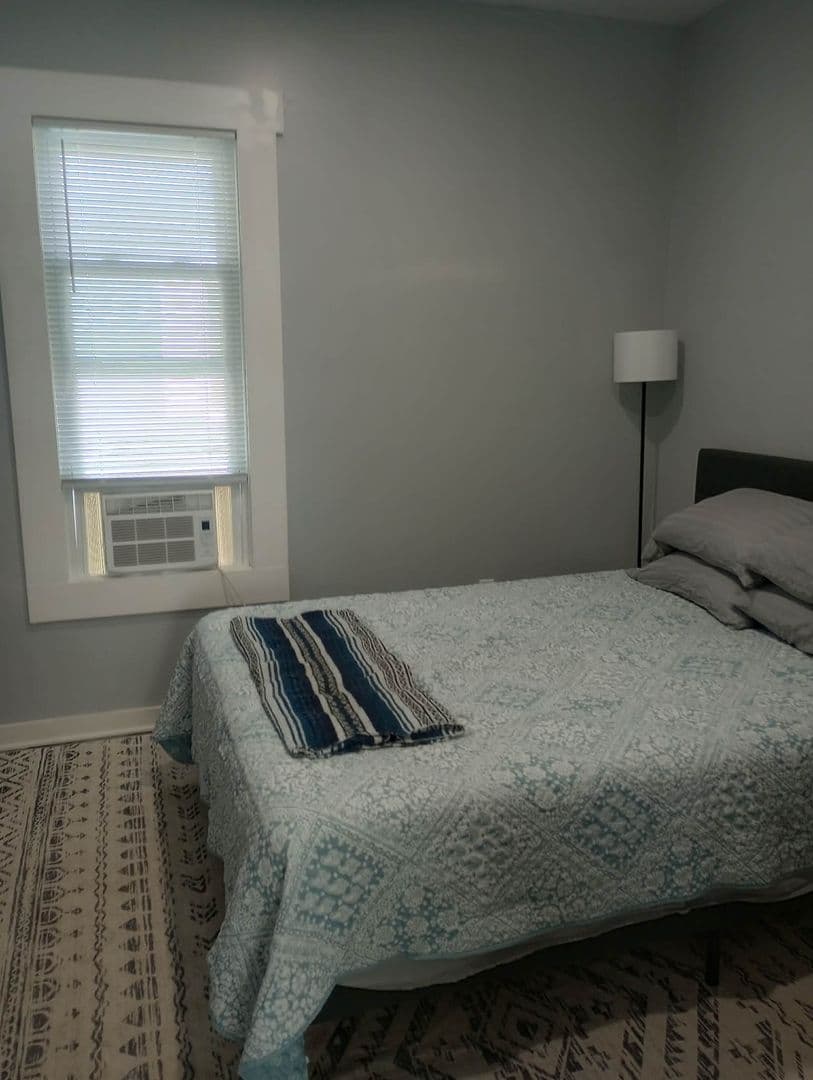 Marinette Apartment: 1344 Oakes St