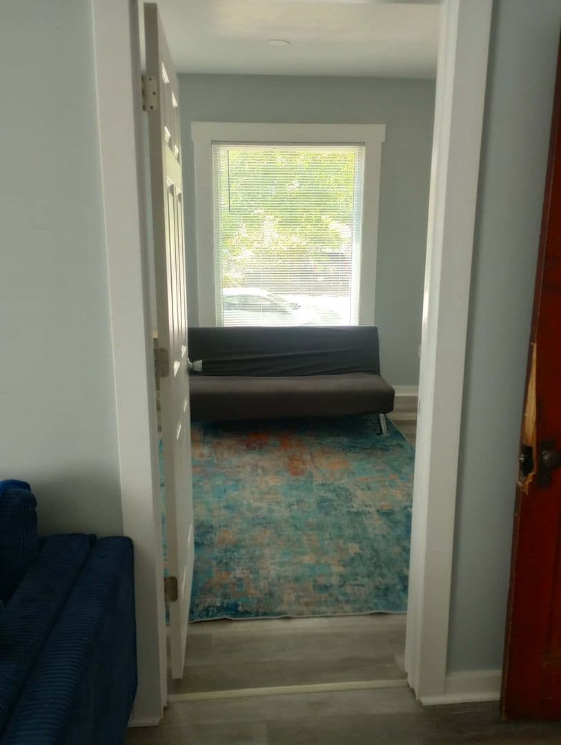 Marinette Apartment: 1344 Oakes St