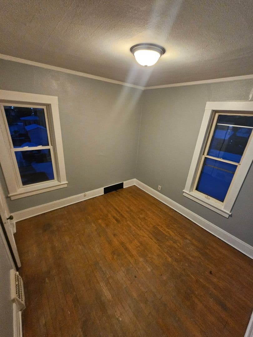 Marinette Apartment: 1372 Merryman St