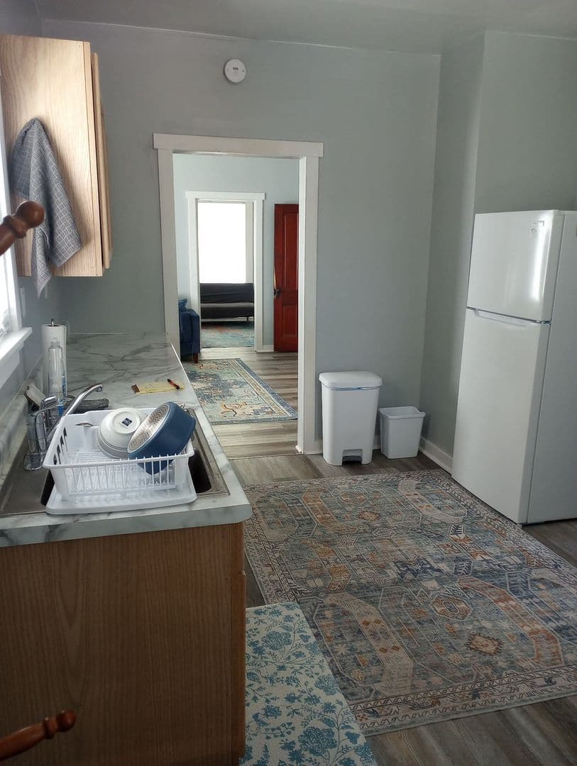Marinette Apartment: 1344 Oakes St