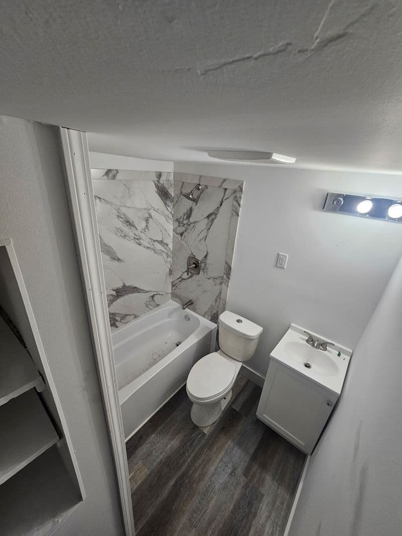 Menominee Apartment: 4035 10th St