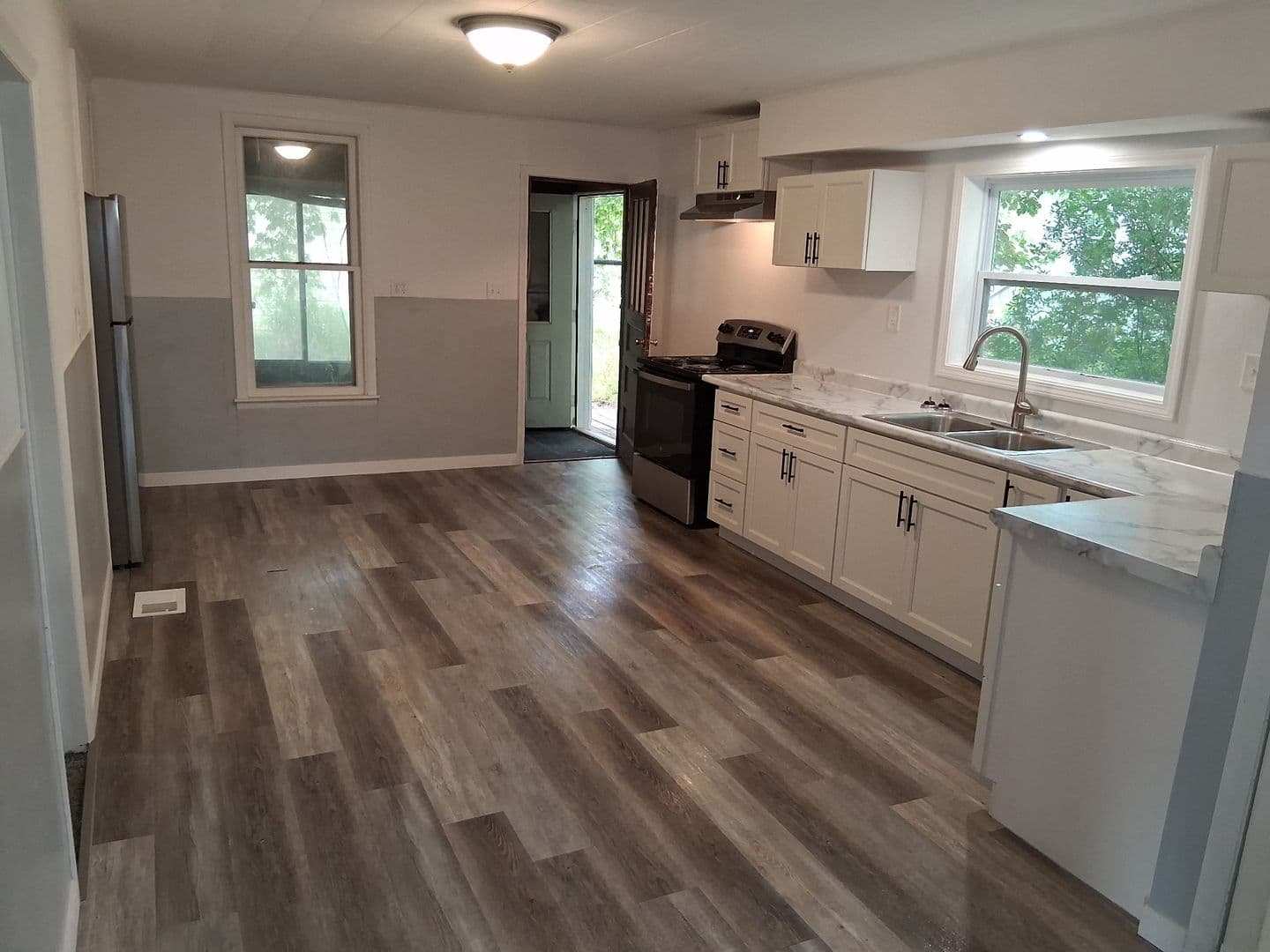 Menominee Apartment: 801 8th Ave