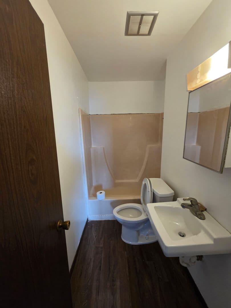Menominee Apartment: 3625 10th St