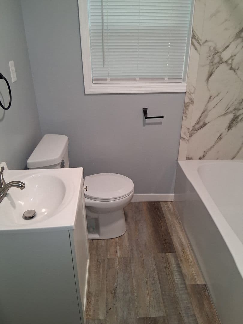 Menominee Apartment: 801 8th Ave