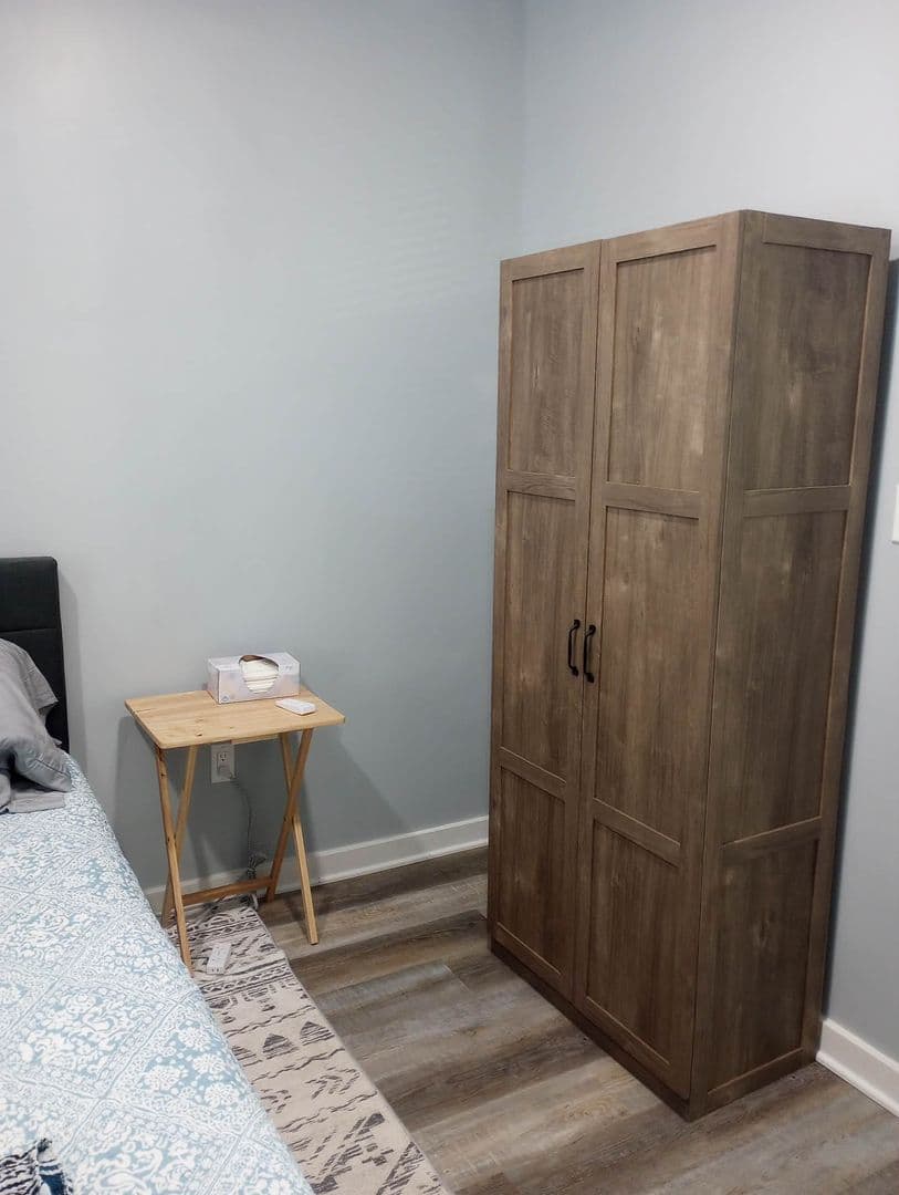 Marinette Apartment: 1344 Oakes St