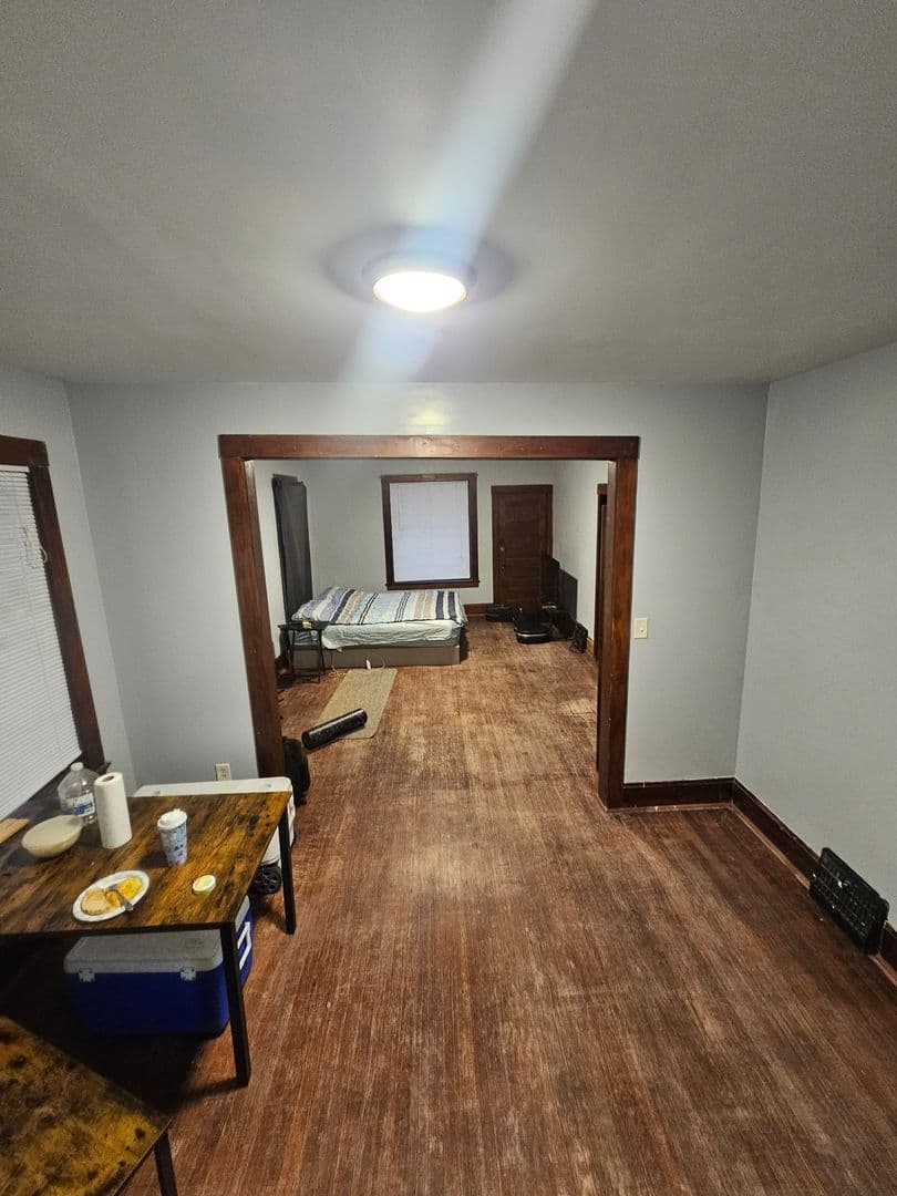 Marinette Apartment: 1372 Merryman St