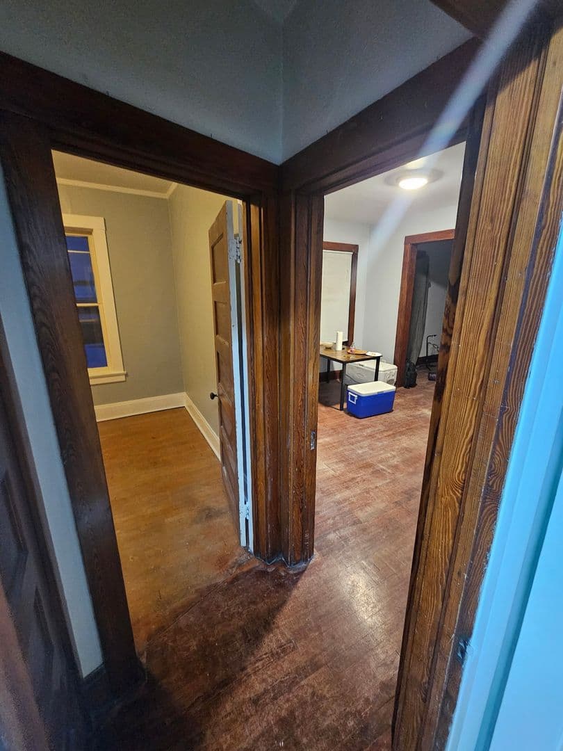 Marinette Apartment: 1372 Merryman St