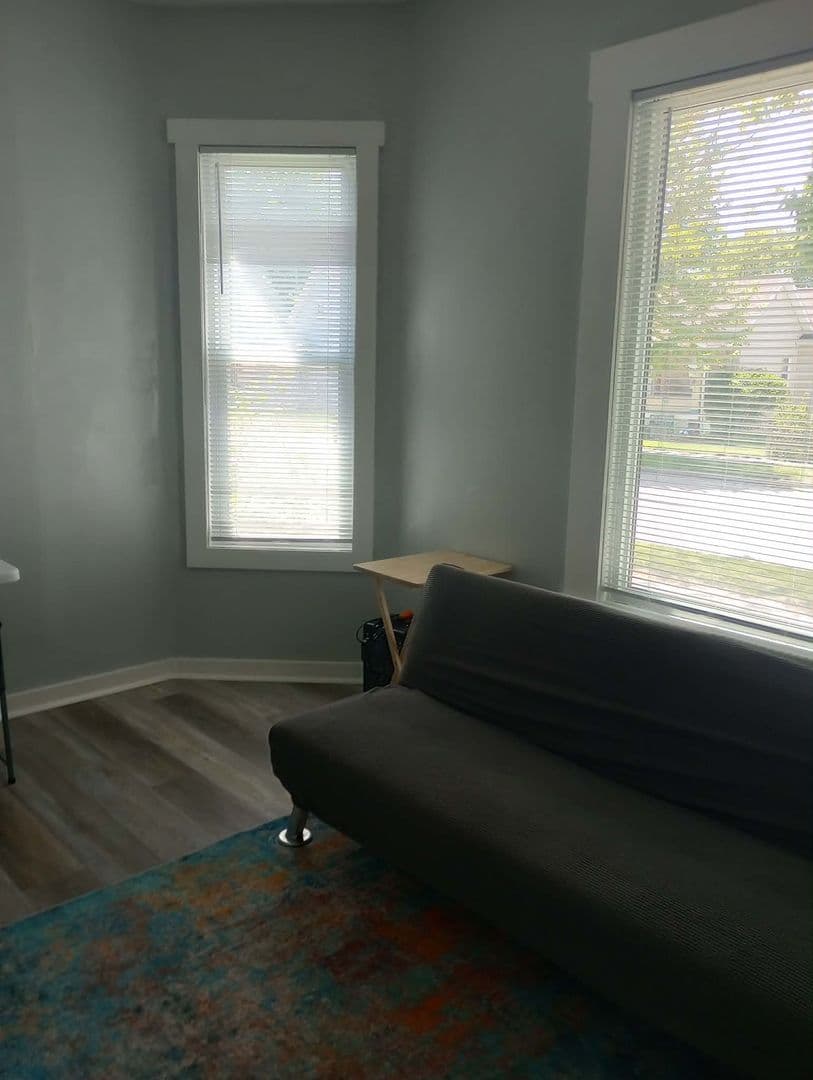 Marinette Apartment: 1344 Oakes St