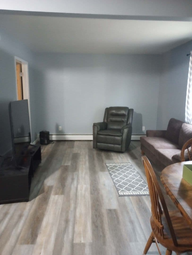 Menominee Apartment: 1005 41st Ave