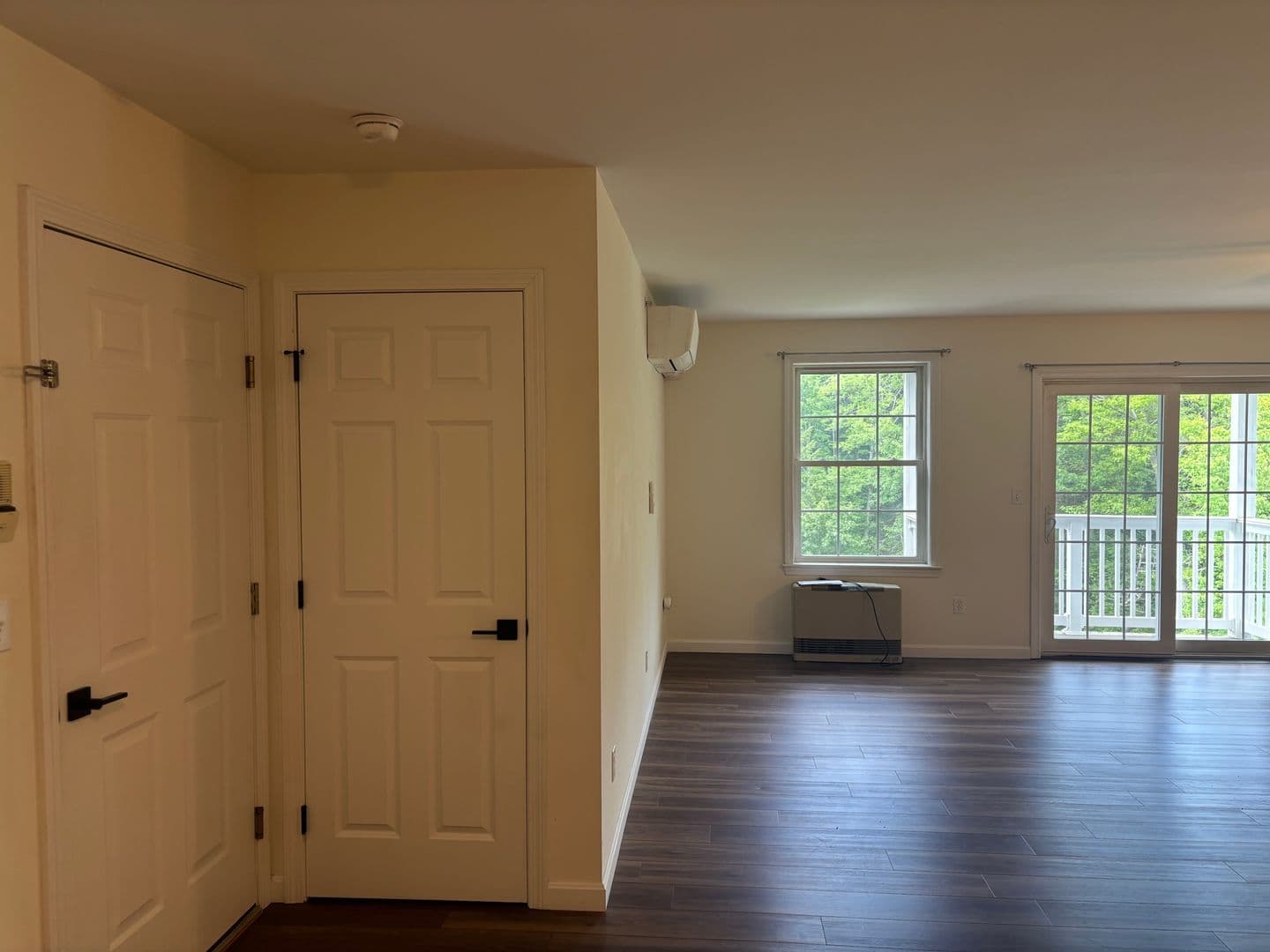 Augusta Apartment: 4 Commonwealth Drive