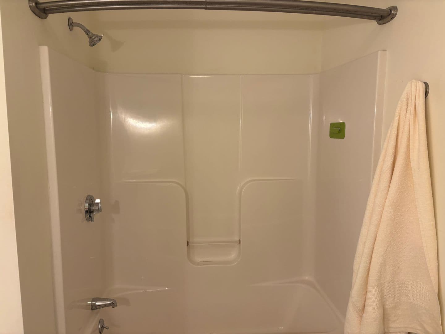 Augusta Apartment: 4 Commonwealth Drive