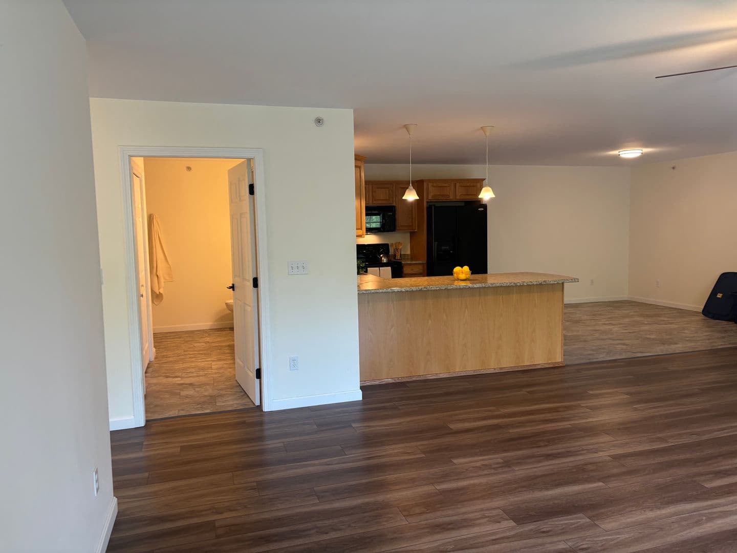 Augusta Apartment: 4 Commonwealth Drive